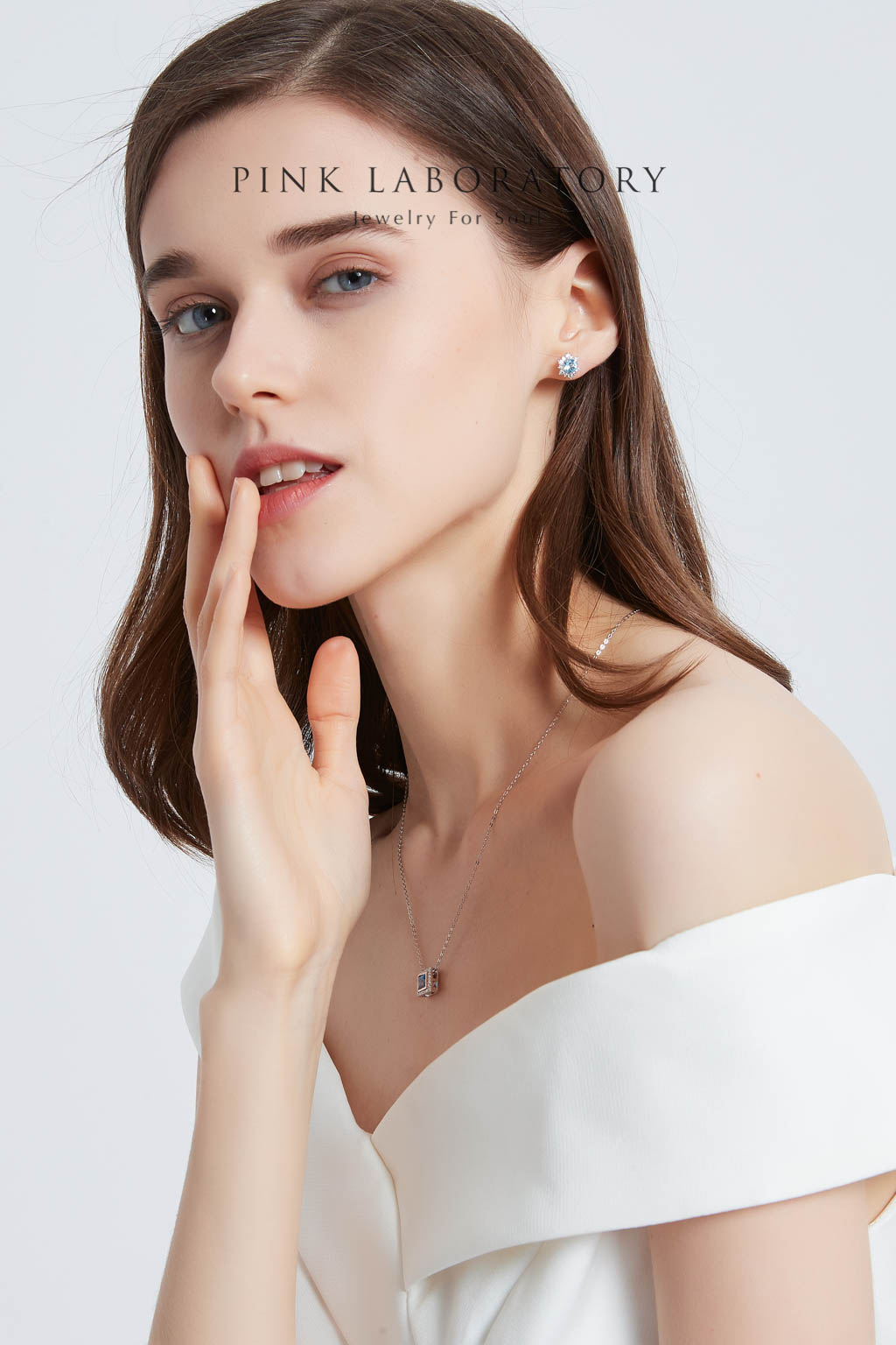 瑞士藍托帕石925純銀精鍍亮澤白金耳環