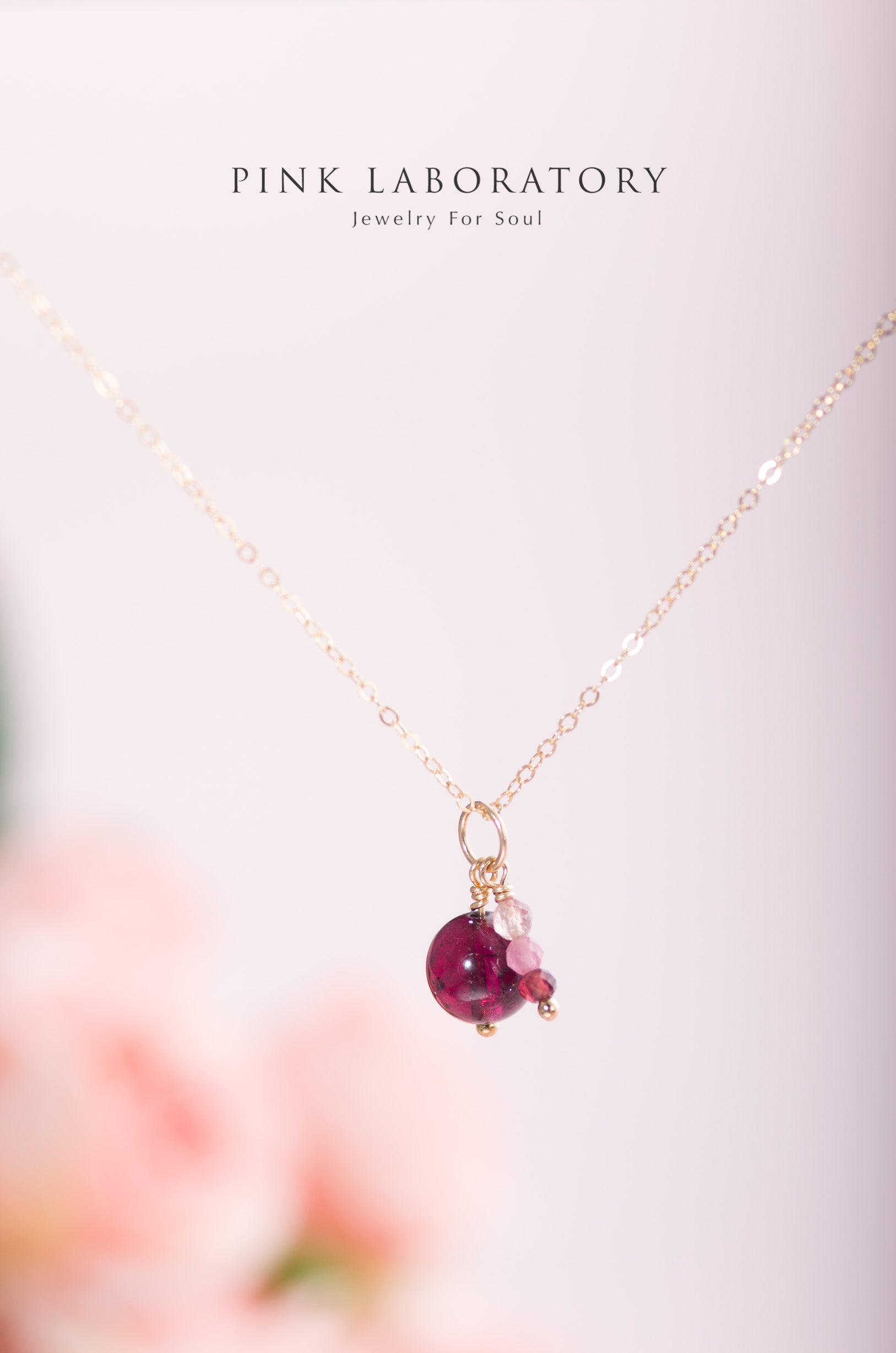 5A 紫牙烏石榴石字母項鍊吊墜 | 14K包金頸鍊